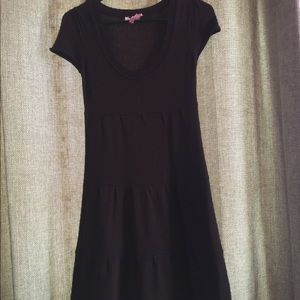 Brown short sleeve sweater dress